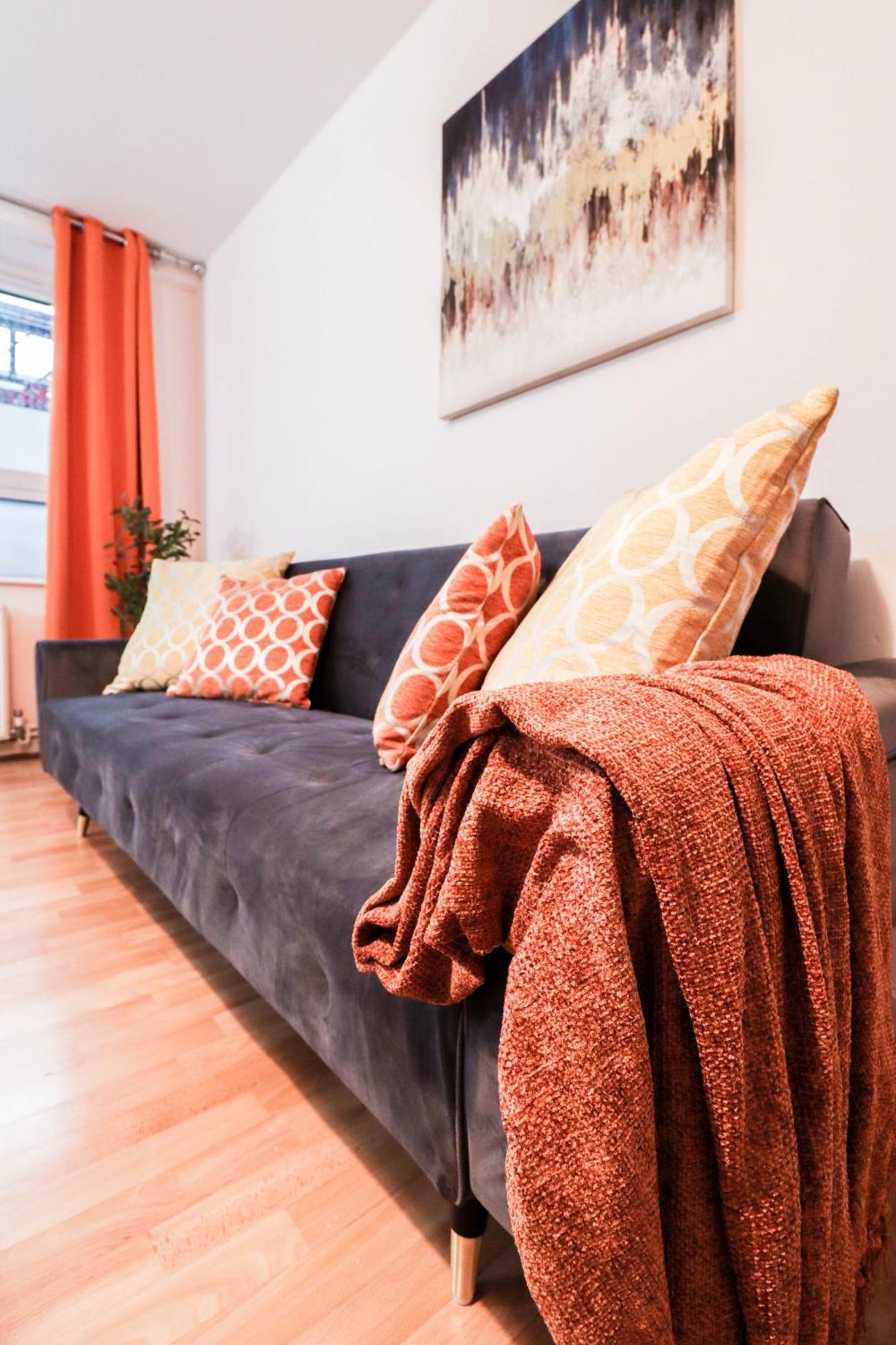 Well-presented 3-bedroom Flat! Great Location! * Londra