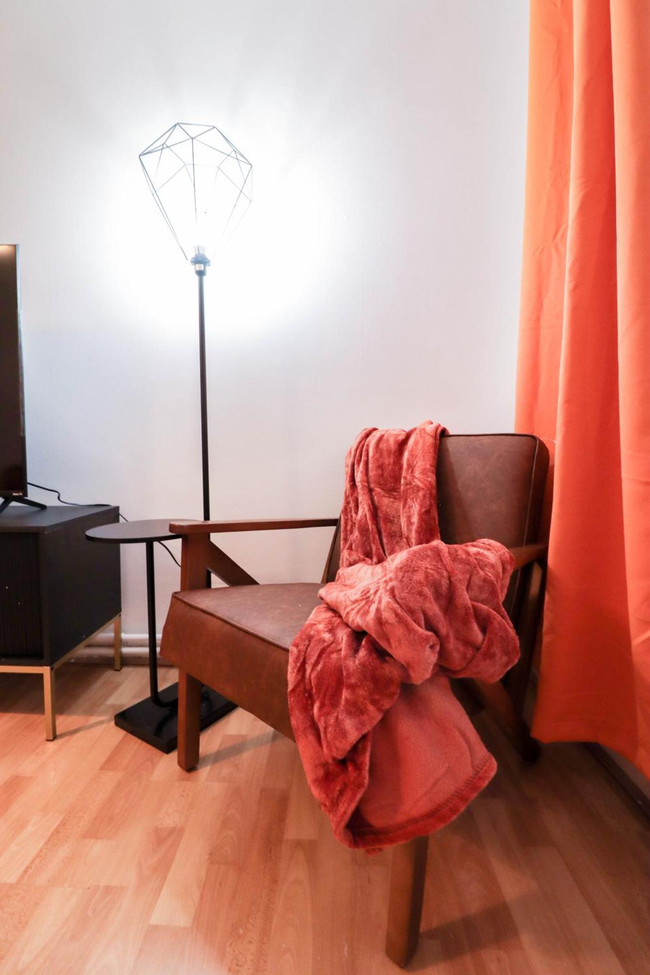 Well-presented 3-bedroom Flat! Great Location!