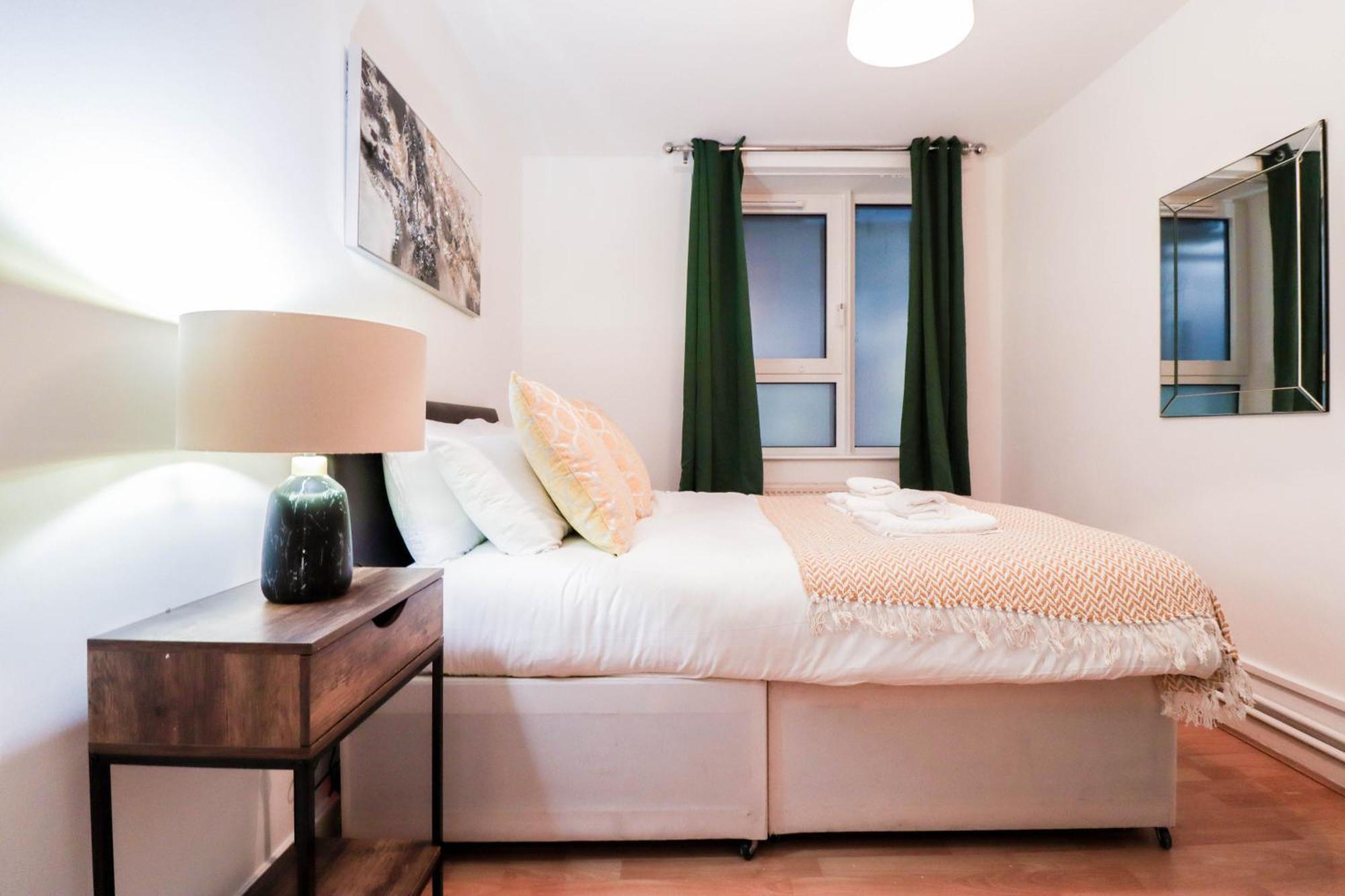 Apartament Well-presented 3-bedroom Flat! Great Location! Londra